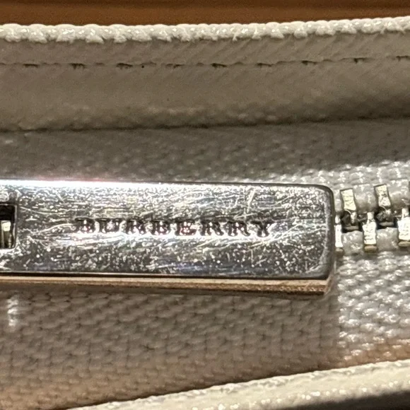 Burberry with COA Beige and Black Checkered Wallet authentic - Picture 7 of 14